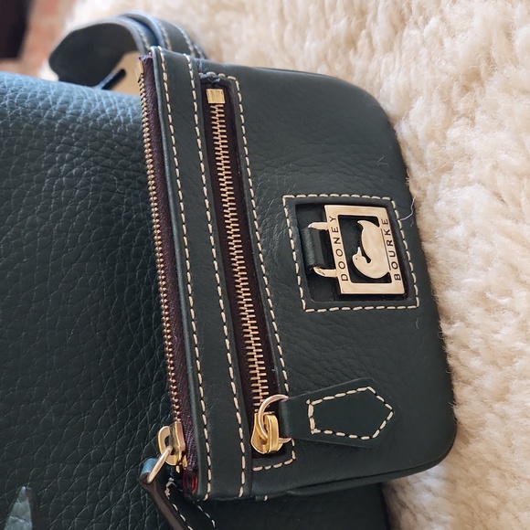 Beautiful NWOT Hunter Green Dooney & Bourke Letter Carrier & Wallet Set 🌲 - Picture 4 of 16